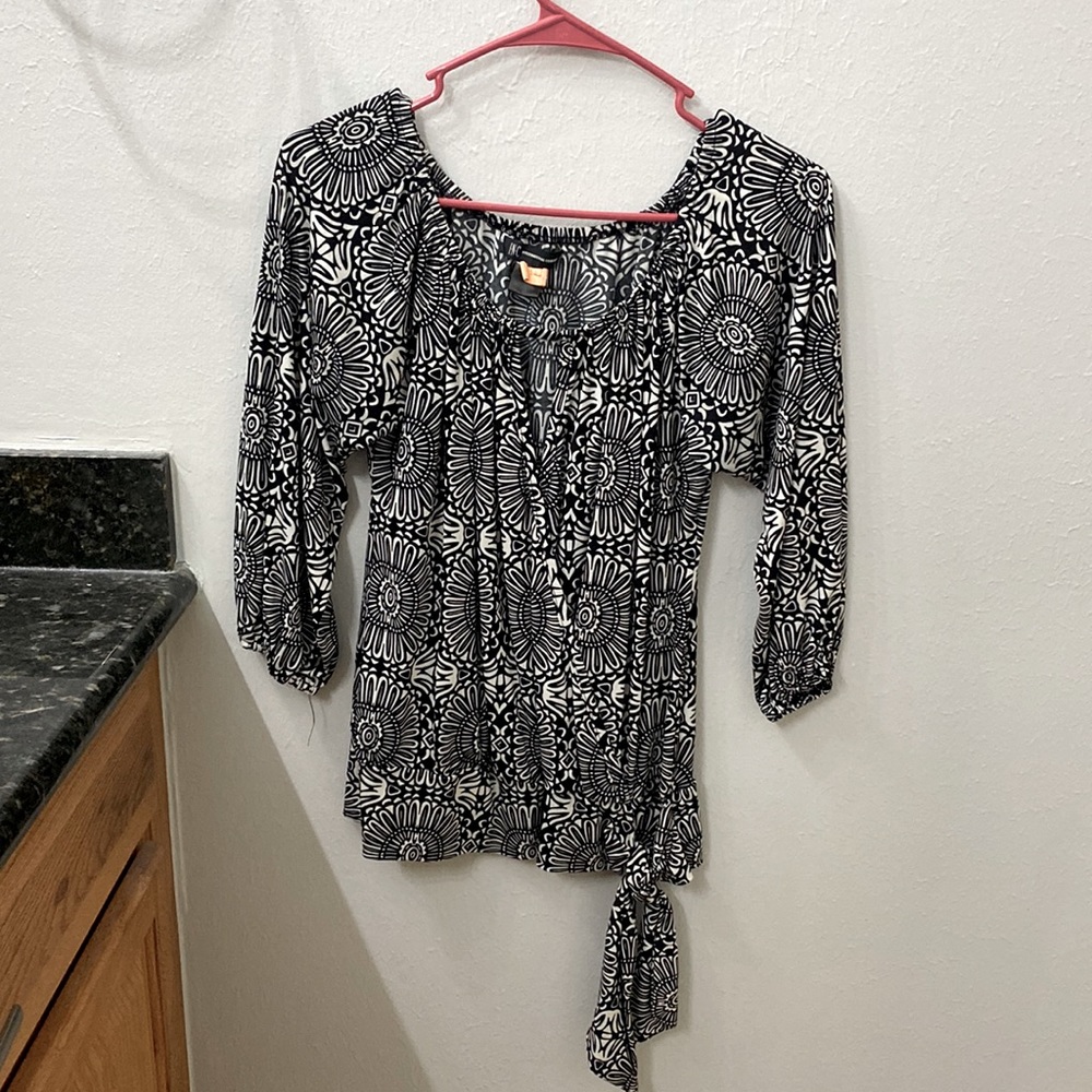 Women’s I-N-C top!
